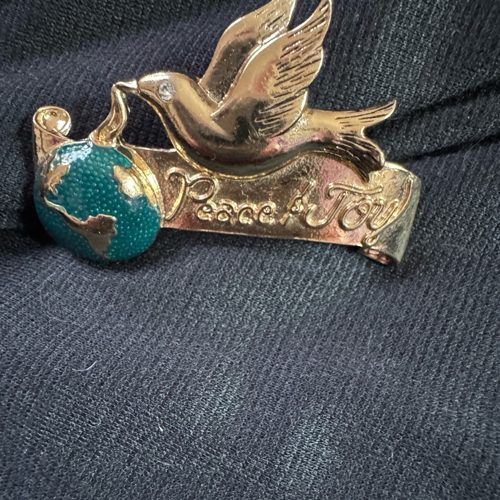 NWT.  NAPIER PEACE and JOY  Gold and Green DOVE BROOCH VINTAGE - Picture 2 of 5